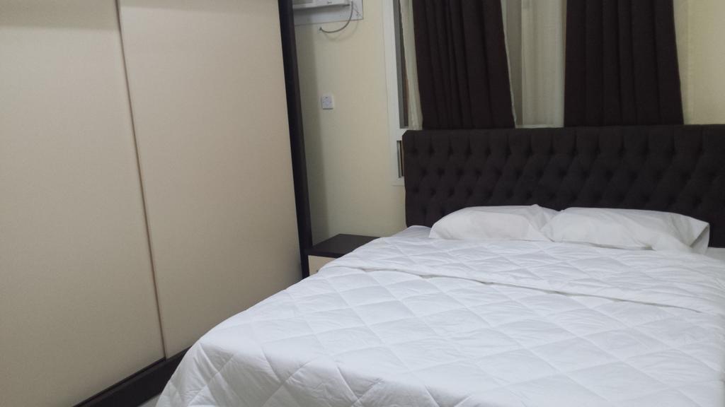 Golden Seasons Furnished Apartment Salalah Habitación foto